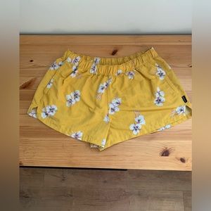 Women’s Patagonia Barely Baggies Shorts Yellow Floral Size Medium